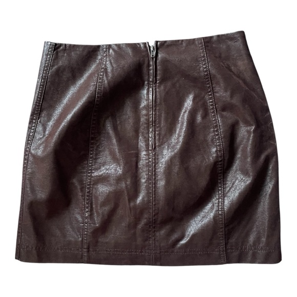 #188, Free people vegan brown leather mini skirt, size 8 - Picture 2 of 2